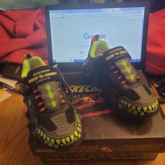 Skechers Saurus Sneaker - Picture 7 of 10